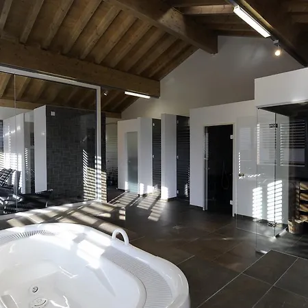 Residenz Iris Апартаменти