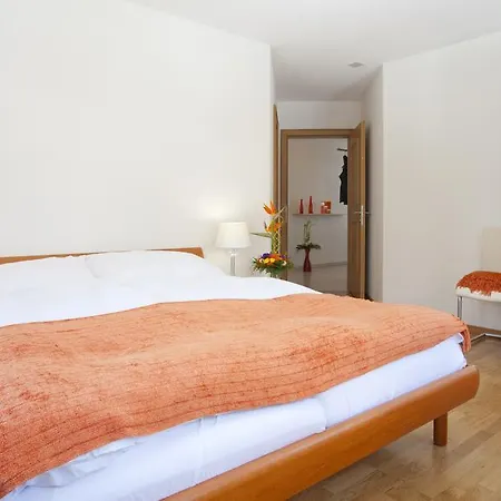 Residenz Iris * لوكباد